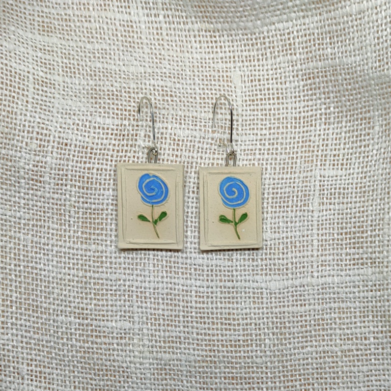 Fotka keramické náušnice modré růžičky